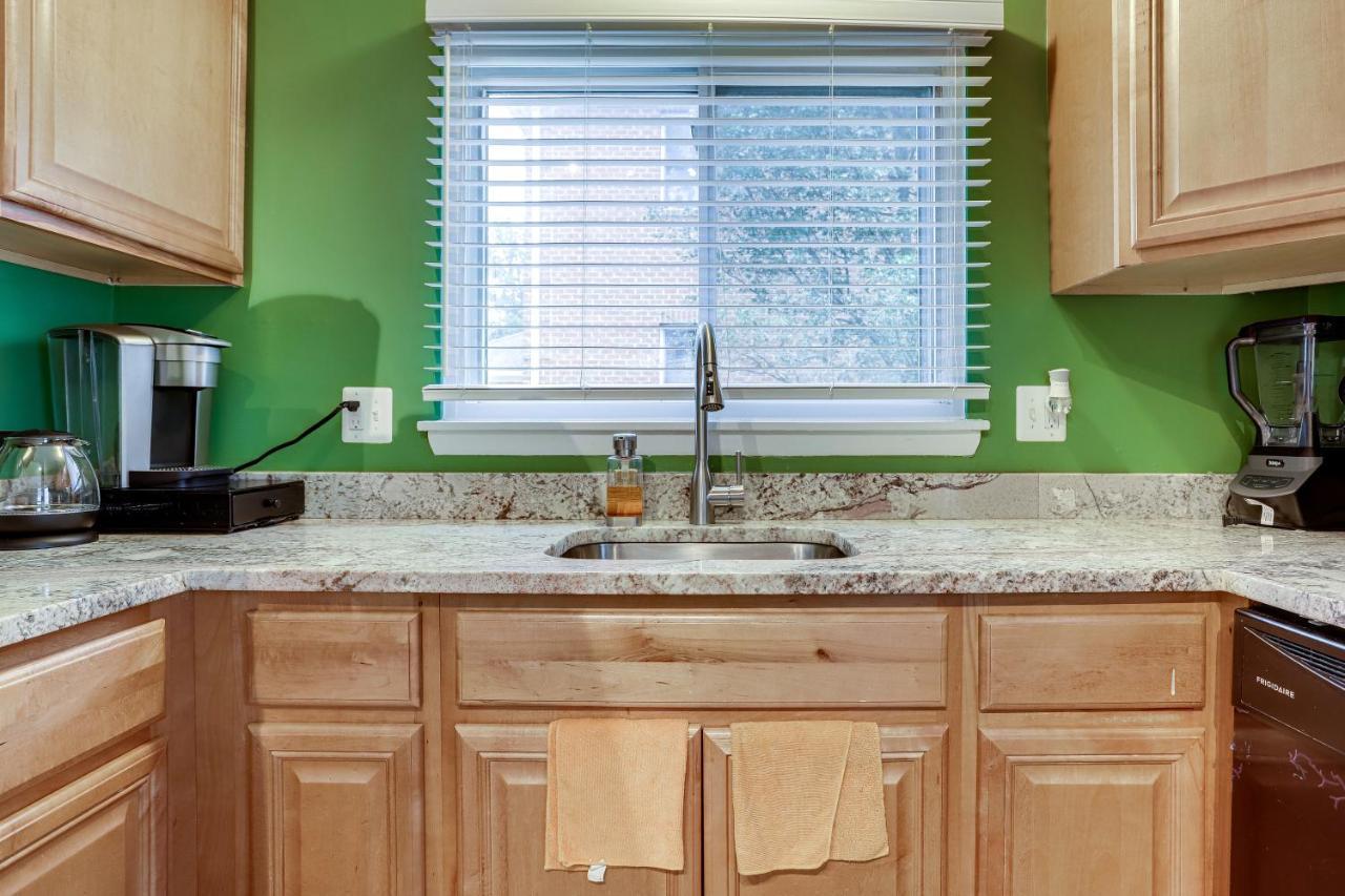 Villa Escape To Our Cozy 3 Bed Rm 2 Bath Unit In Alexandria Va Esterno foto