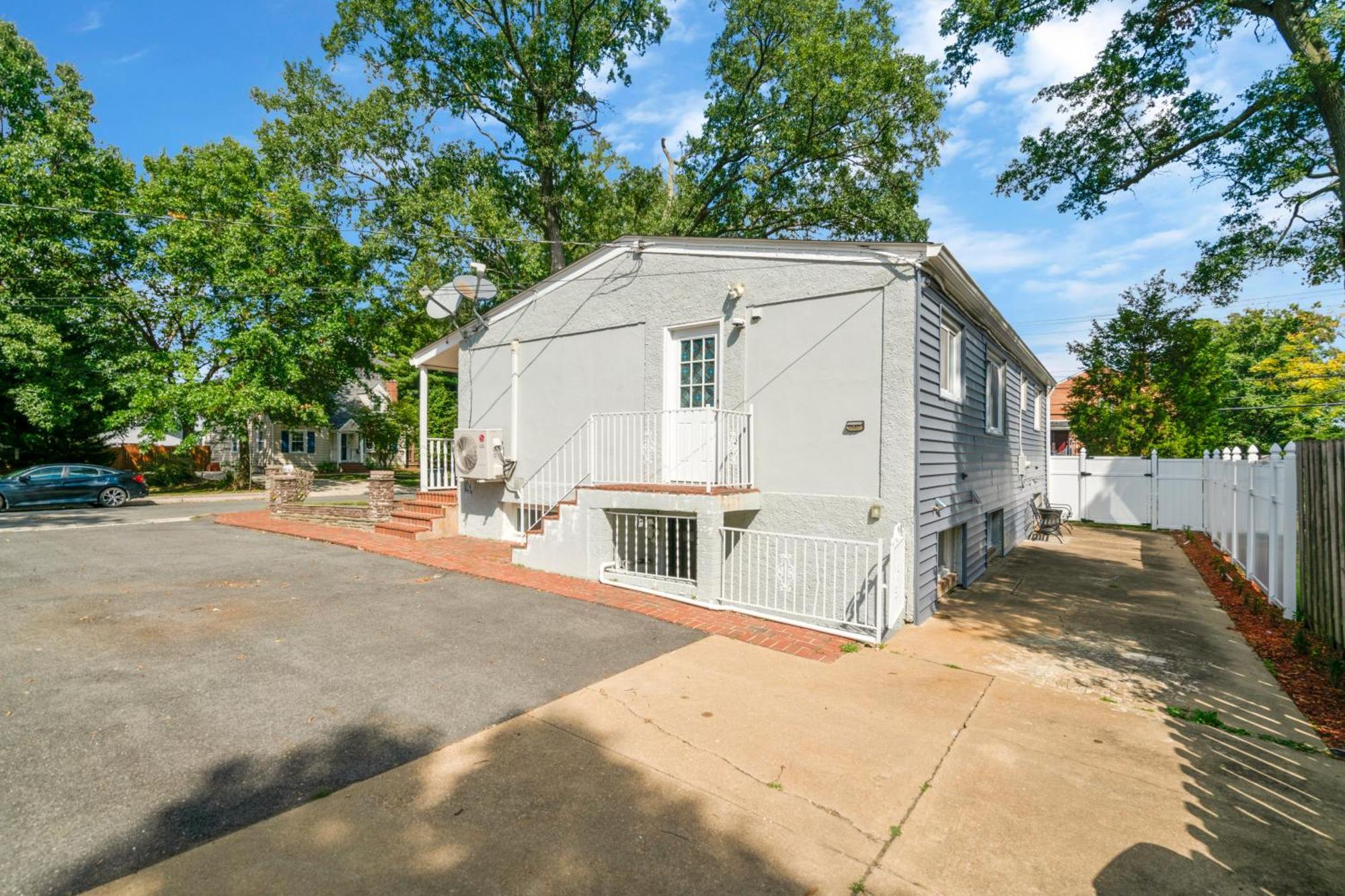 Villa Escape To Our Cozy 3 Bed Rm 2 Bath Unit In Alexandria Va Esterno foto