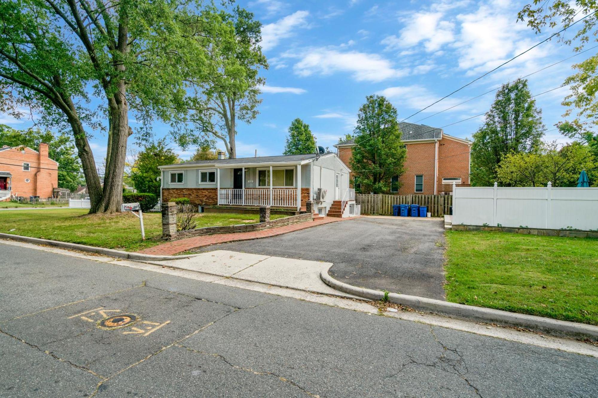 Villa Escape To Our Cozy 3 Bed Rm 2 Bath Unit In Alexandria Va Esterno foto